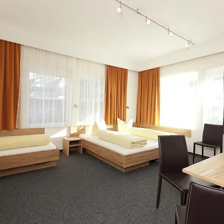 Bed and Breakfast Garni Gletschertor Ötztal-Bahnhof